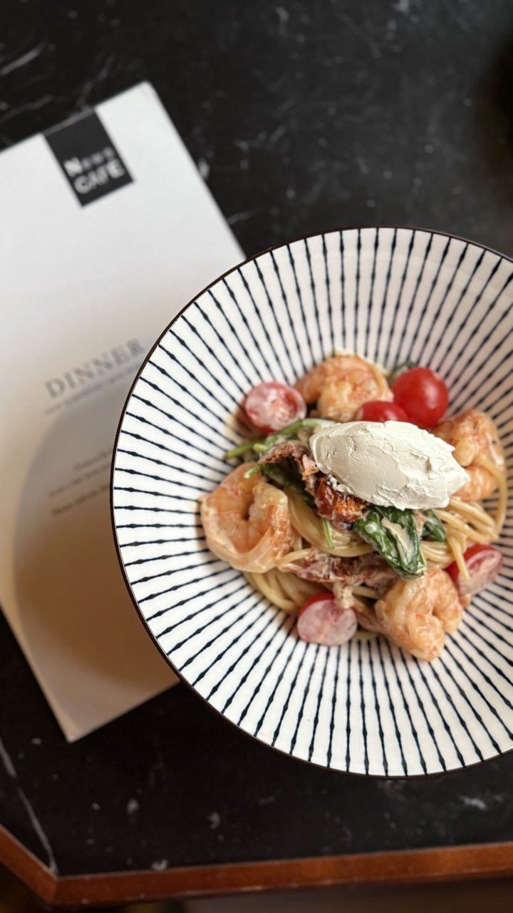 Спагетти с креветками, вялеными томатами и шпинатом | Spaghetti with shrimp, sun-dried tomatoes and spinach, News Cafe