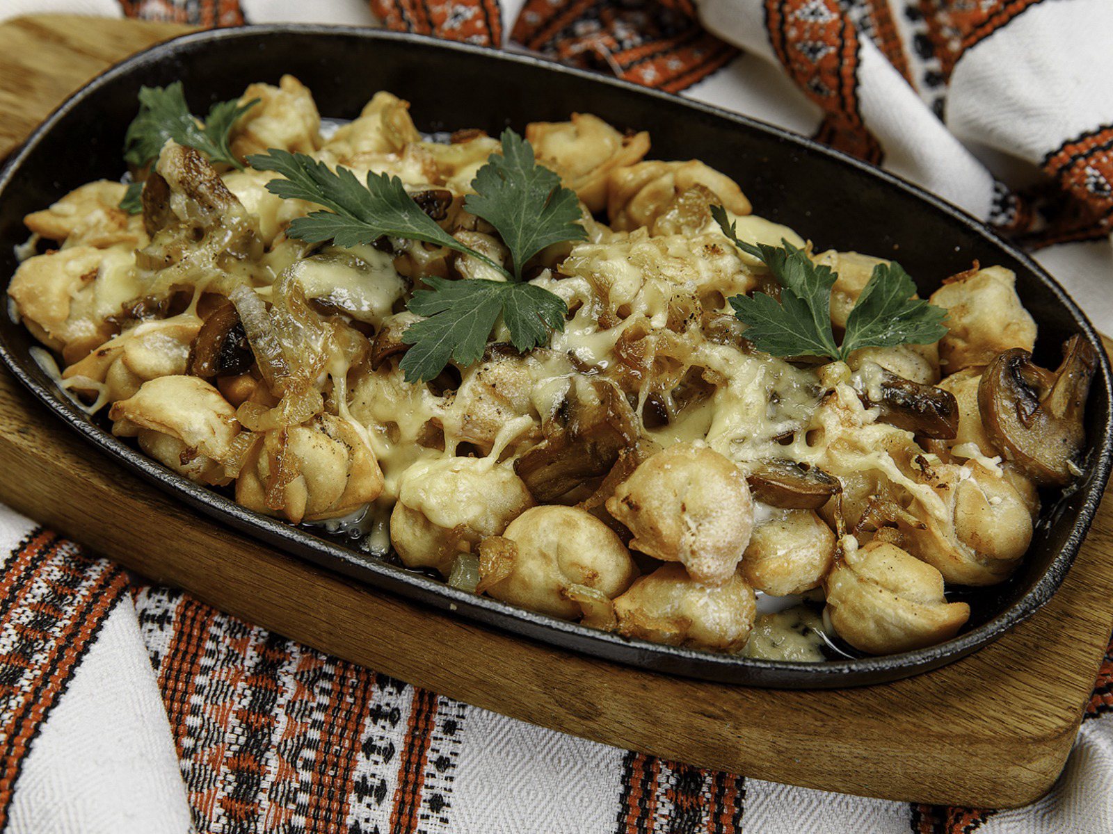 Пельмени, запеченные с грибами и сливками, Бульбашы